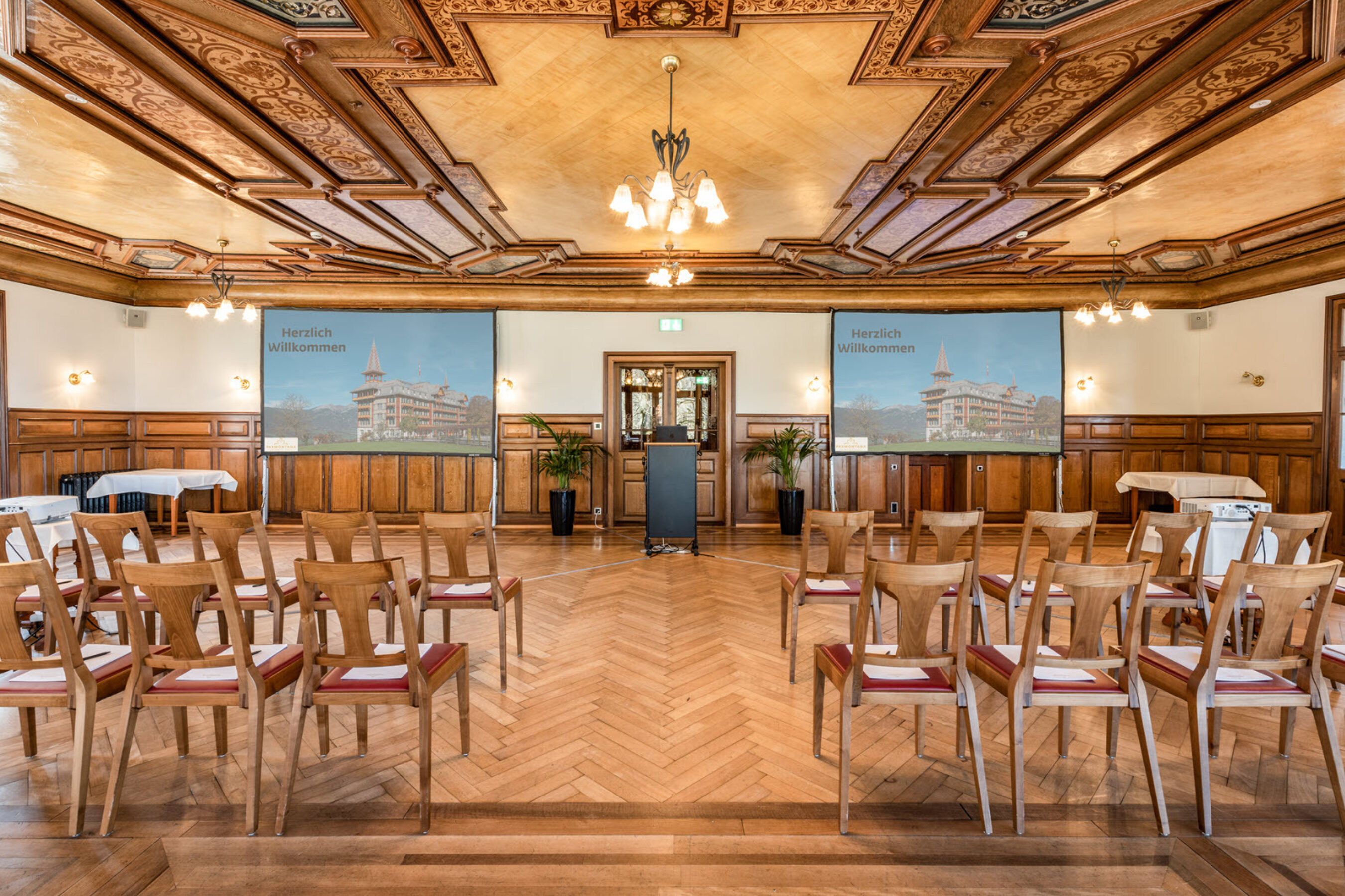 Flüeli Ranft Hotel Paxmontana Seminarraum JPG