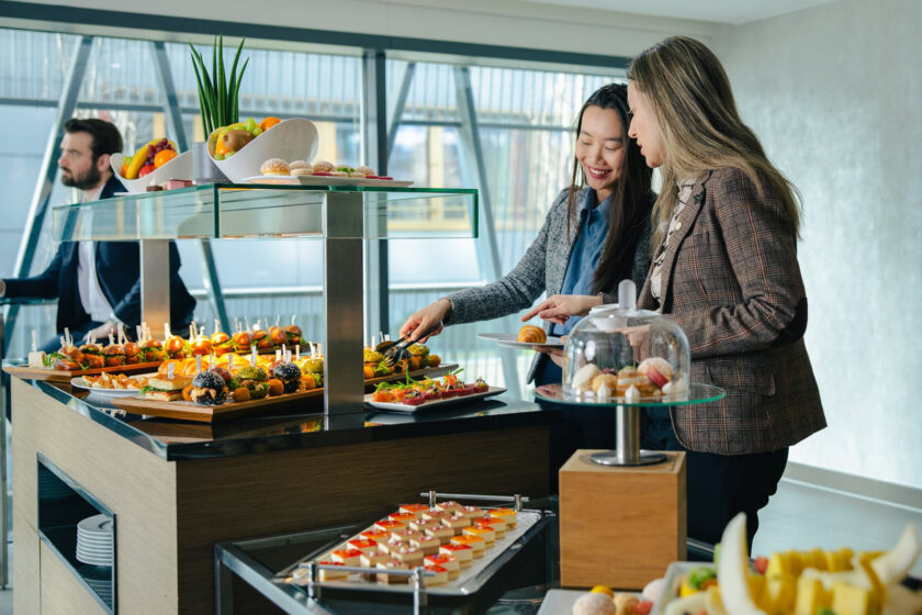 KW 21 im 2026 NS weekly Sheraton Zürich Hotel Bonvoy Punkte hotelbooker ch Gmb H MICE Service