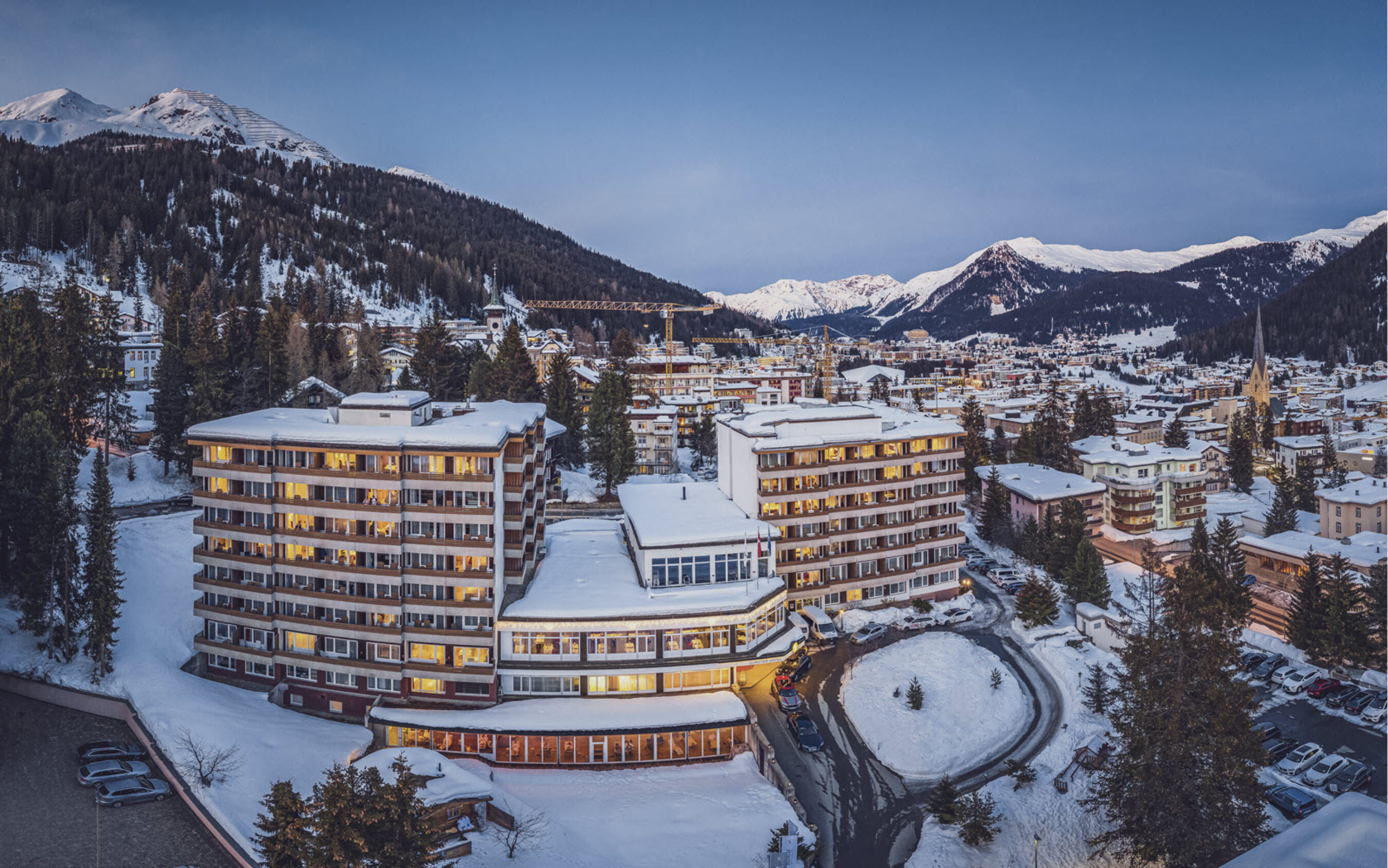 Davos Mountain Plaza Hotel Aussenansicht