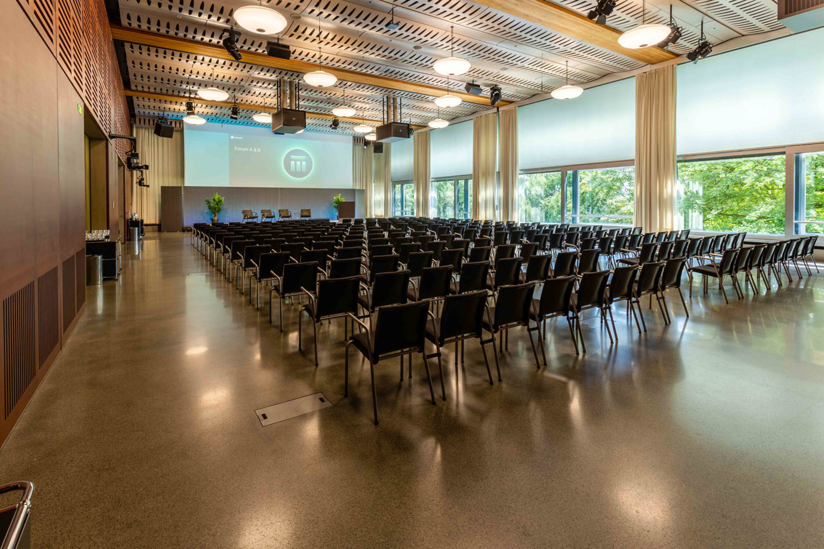 Rüschlikon The Centre for Global Dialogue Seminarraum